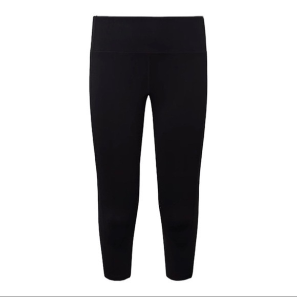 TORRID BLACK CAPRI LIGHTWEIGHT LEGGING W/ POCKETS - Picture 1 of 5